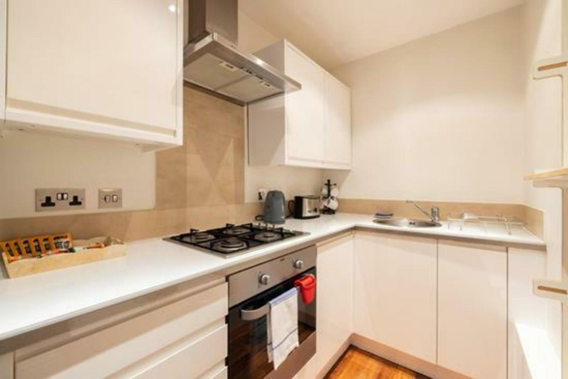 Elegant One Bed In The Heart Of Chelsea Apartamento